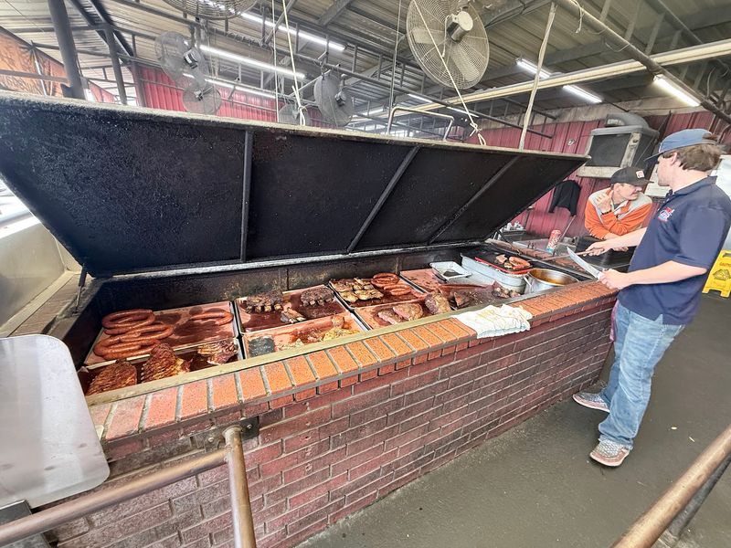 Cooper's Old Time Pit Bar-B-Que, Llano Cooper's Old Time Pit Bar-B-Que, Llano