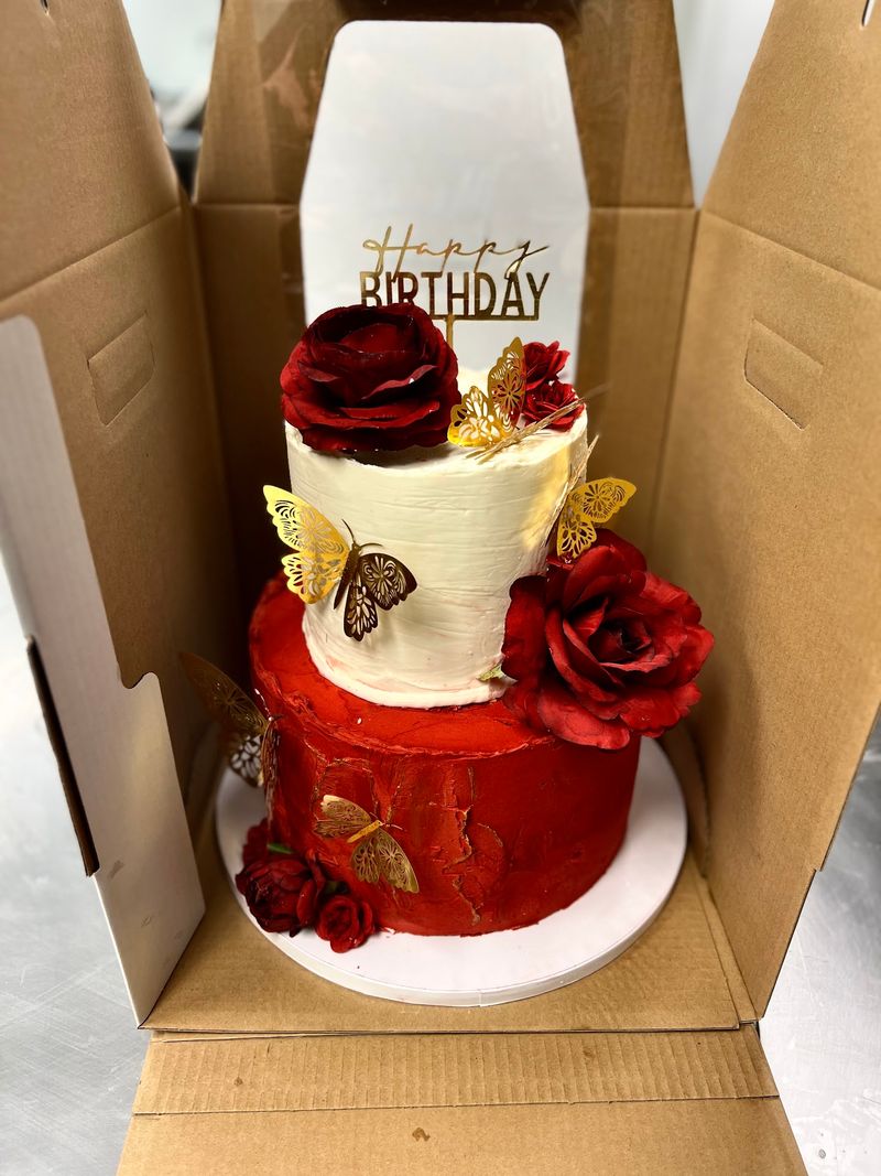 Custom Cakes That Go Way Beyond Ordinary Custom Cakes That Go Way Beyond Ordinary
