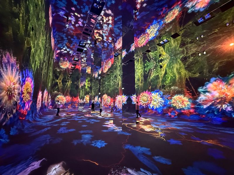 DATALAND: Where the Art Thinks Back