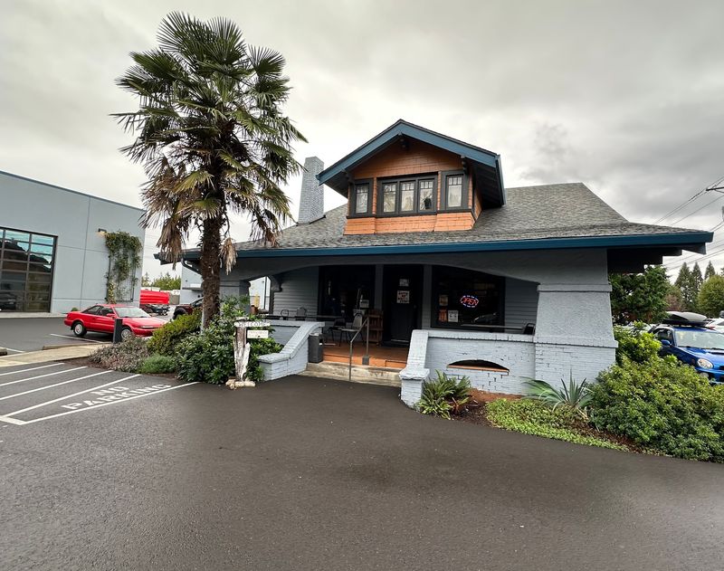 Dean's Homestyle Cafe, Clackamas