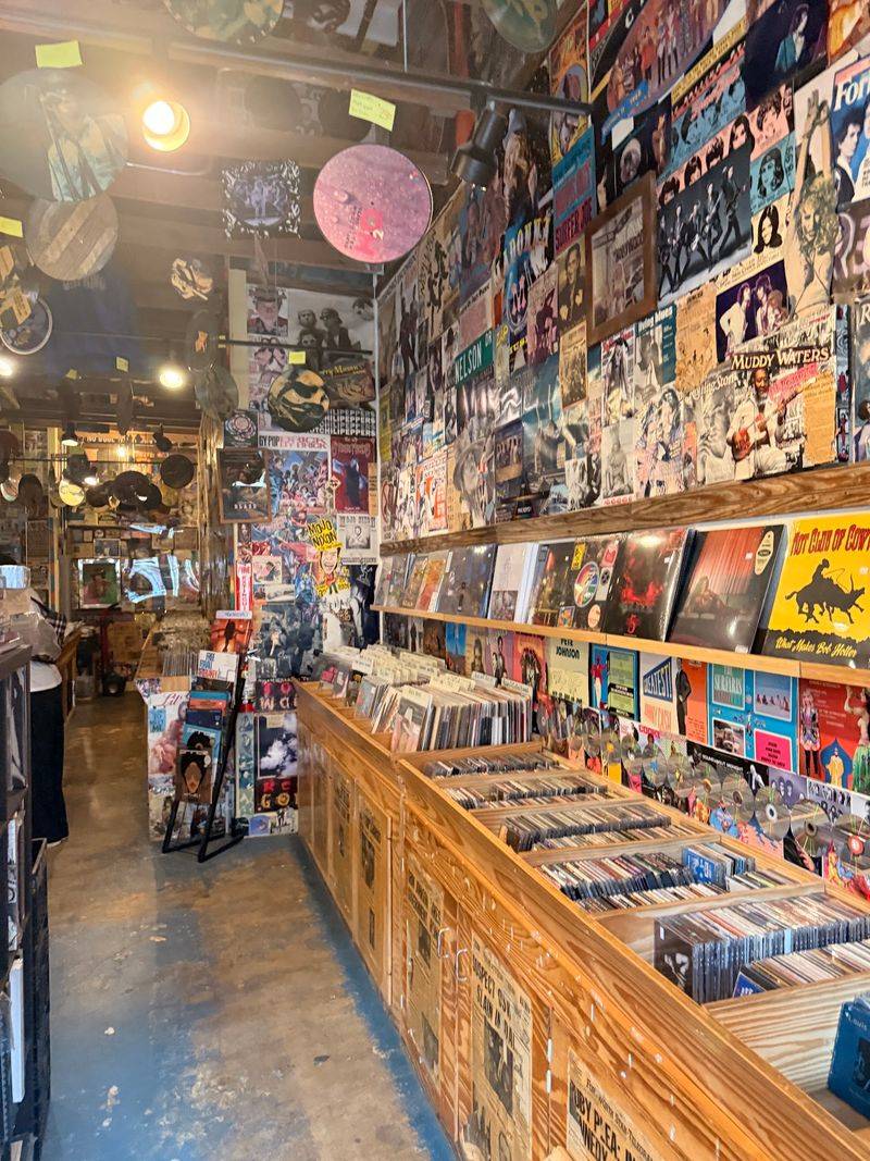 Digging The Crates Without Rushing Digging The Crates Without Rushing