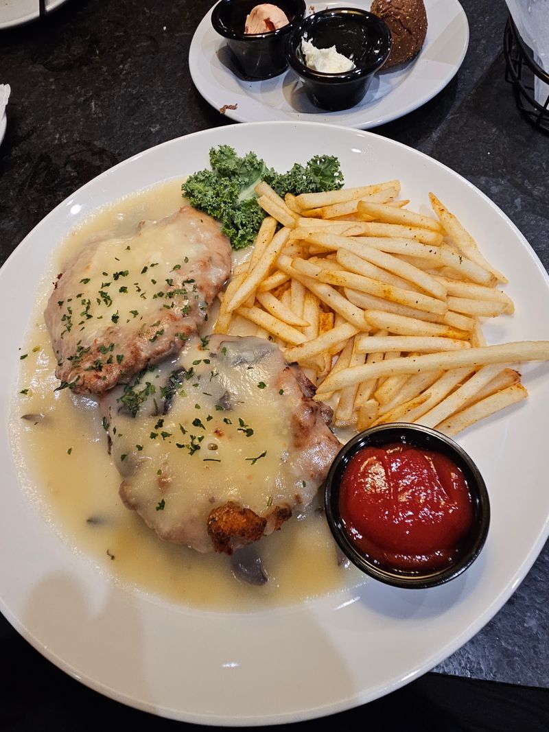 Drunk'in Chicken And Other Signature Plates Worth Ordering Drunk'in Chicken And Other Signature Plates Worth Ordering