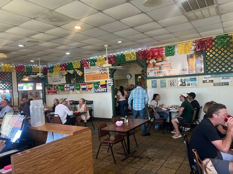 Enchiladas Y Mas Enchiladas Y Mas
