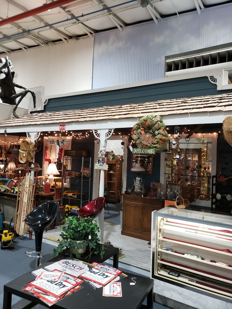 Exit 76 Antique Mall, Edinburgh