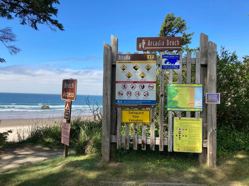 Finding the Turnoff Between Cannon Beach and Arch Cape Finding the Turnoff Between Cannon Beach and Arch Cape