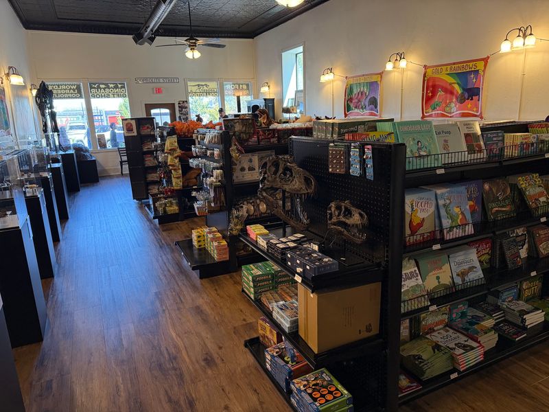 Free Entry, a Friendly Curator, and the Gift Shop Detour