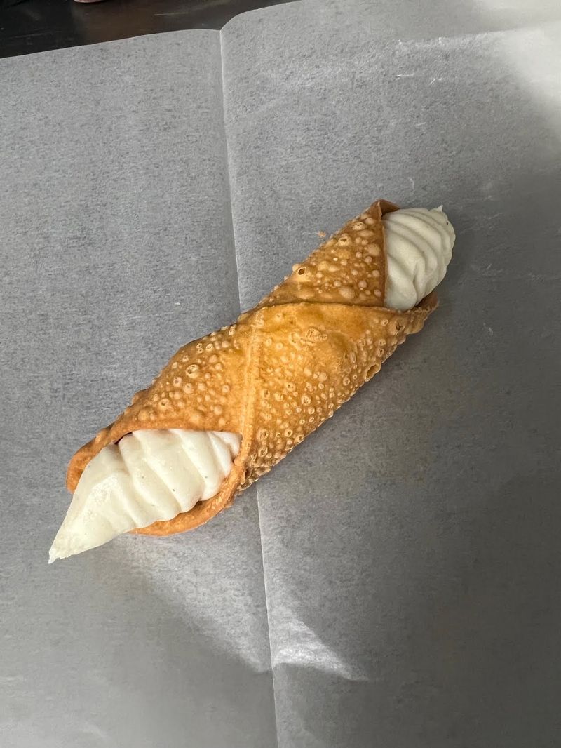 Fresh Cannoli and Italian Desserts Done the Right Way Fresh Cannoli and Italian Desserts Done the Right Way