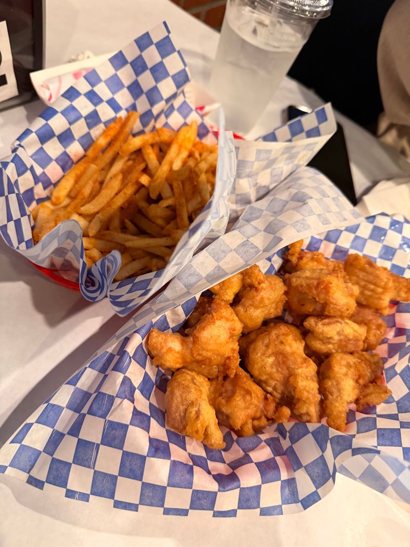 Fried Baskets, Po Boys, And The Non-Boil Crowd Fried Baskets, Po Boys, And The Non-Boil Crowd