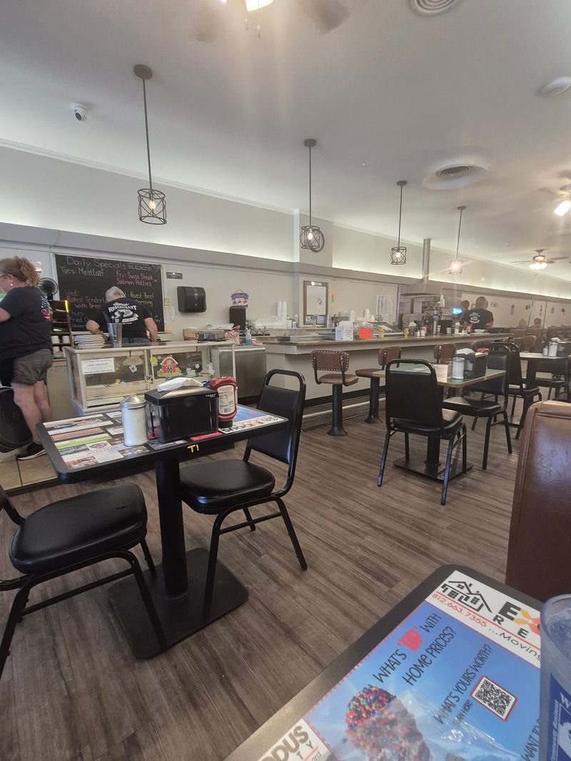 Friendly Faces and a Genuine Community Feel Friendly Faces and a Genuine Community Feel