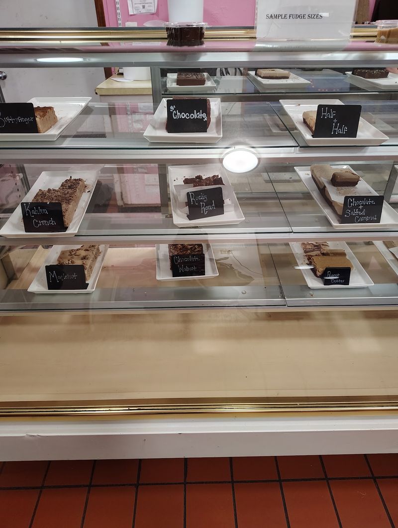 Fudge That Pulls People Off The Sidewalk