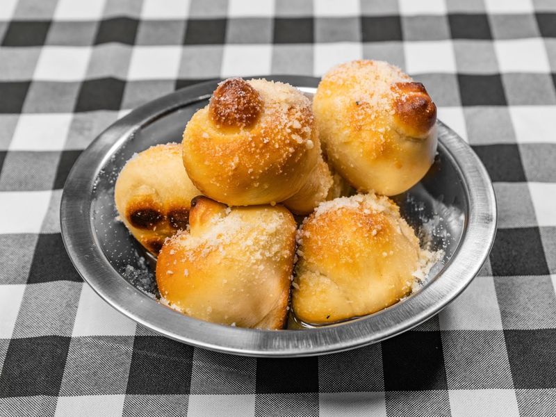 Garlic Knots That Refuse To Be Ignored