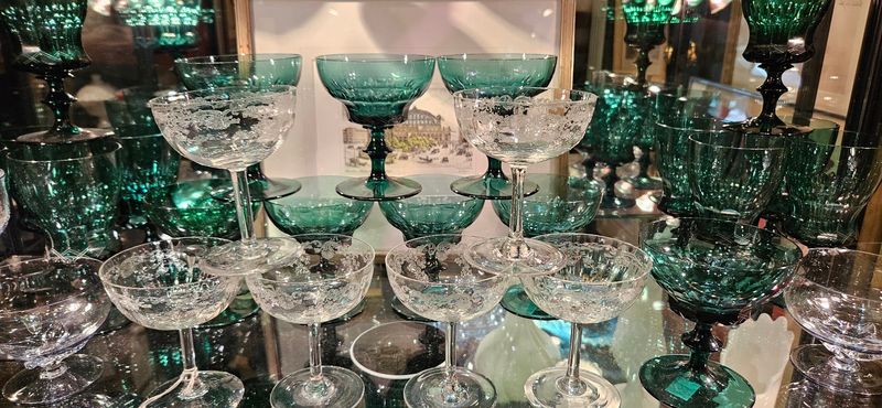 Glassware and Stemware That Catches the Light Glassware and Stemware That Catches the Light