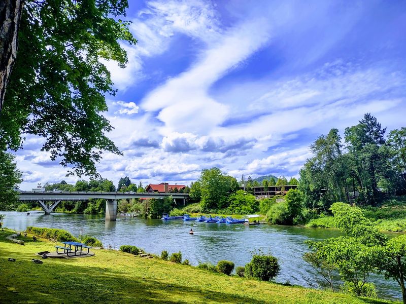 Grants Pass, Where the Rogue River Runs Wild Grants Pass, Where the Rogue River Runs Wild