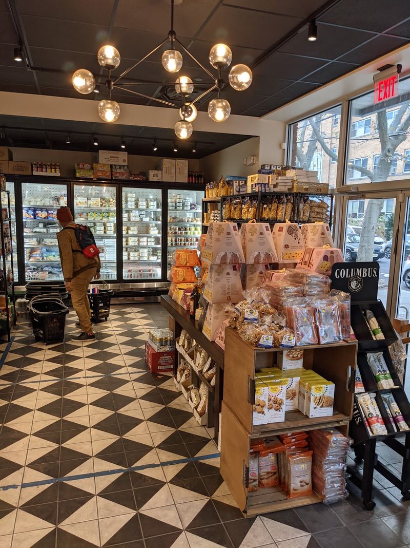 Groceries That Turn A Quick Stop Into A Shop Groceries That Turn A Quick Stop Into A Shop