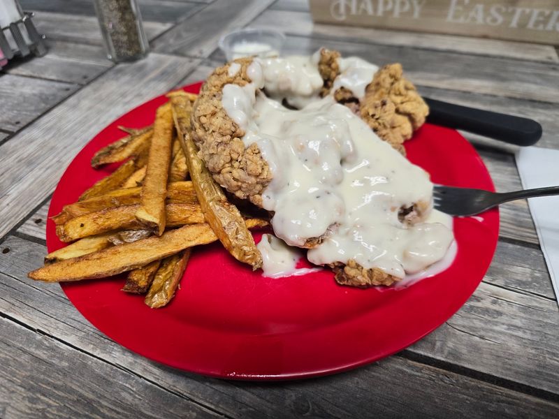Hand-Breaded Favorites That Earn Their Reputation