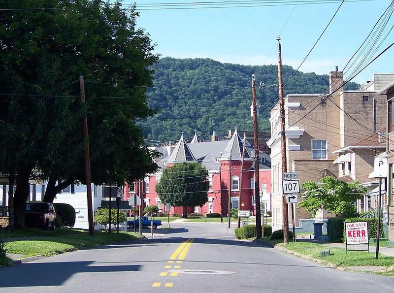Historic Streets, Scenic Water Historic Streets, Scenic Water