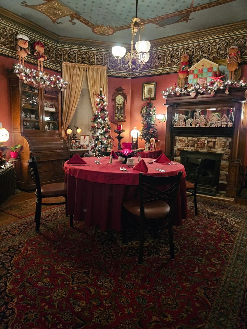 Holiday Decorating Taken Very Seriously Holiday Decorating Taken Very Seriously