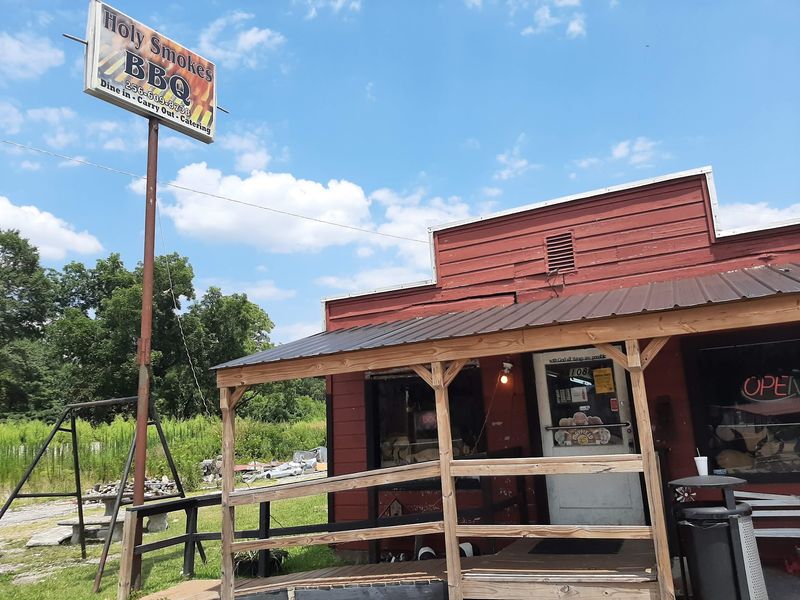Holy Smokes BBQ Brings Scottsboro a Porch Worth Sitting On