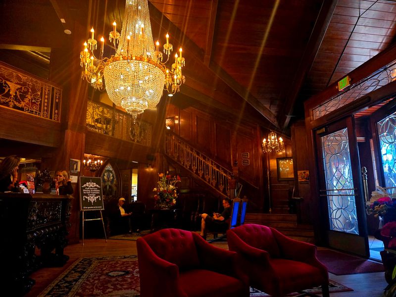 How The Interactive Detective Dinner Show Works