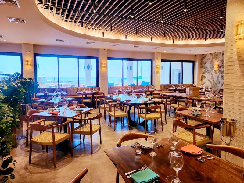 Island Fine Dining Without the Stiff Collar