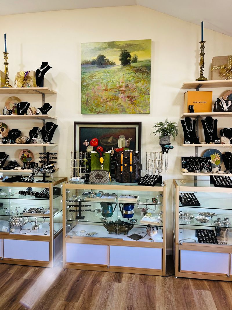 Jewelry Cases Worth Slowing Down For