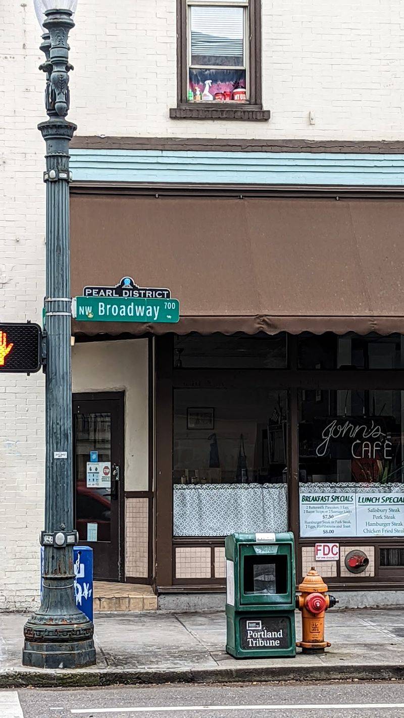 John's Cafe, Portland