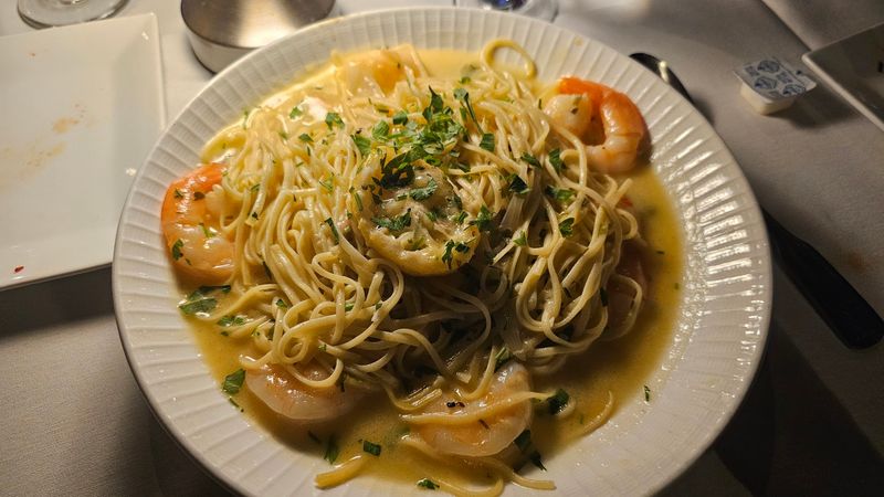 Jumbo Lump Crabmeat Pasta That Lets the Seafood Shine Jumbo Lump Crabmeat Pasta That Lets the Seafood Shine