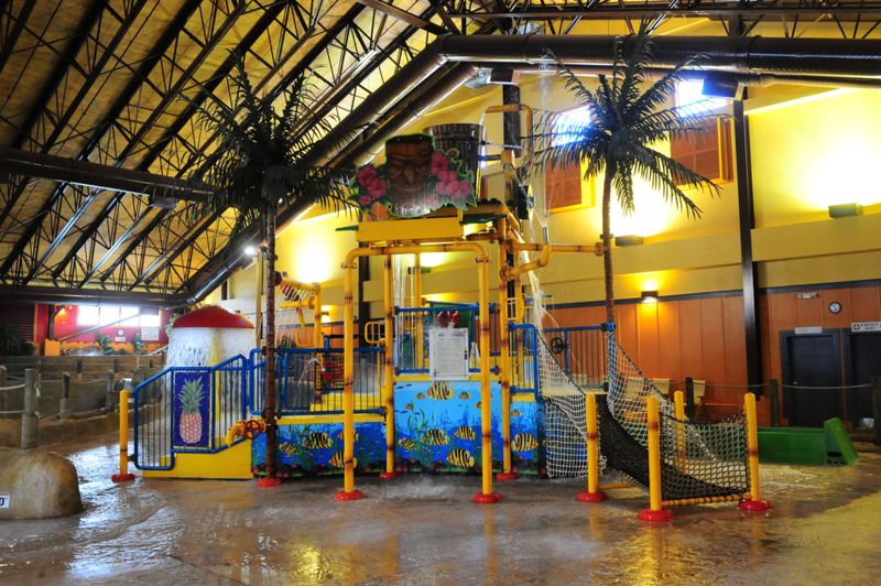 Kahuna Laguna Indoor Water Park, North Conway Kahuna Laguna Indoor Water Park, North Conway