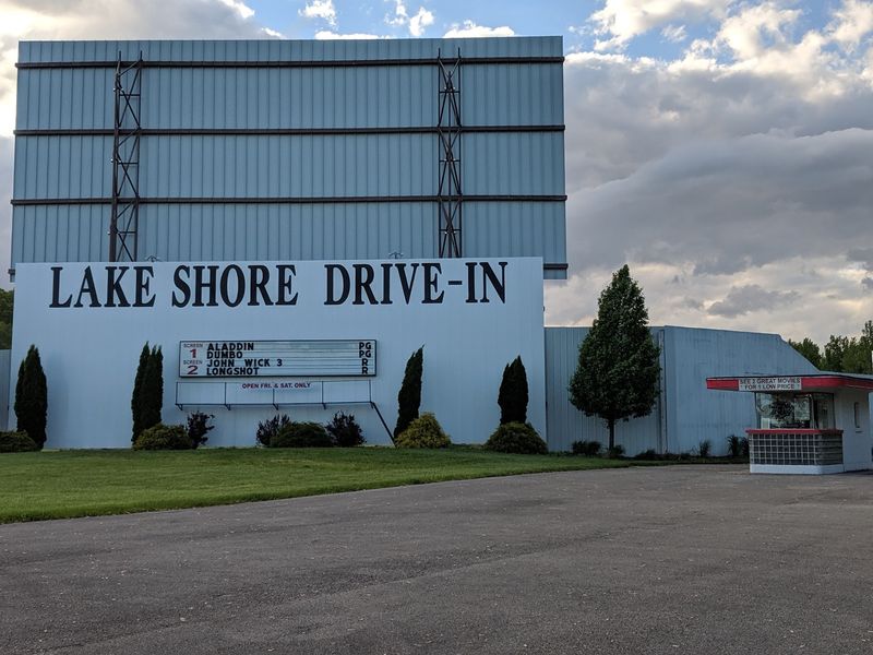 Lake Shore Drive-In, Monticello Lake Shore Drive-In, Monticello