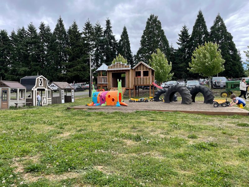 Lee Farms Market and Bakery, Tualatin Lee Farms Market and Bakery, Tualatin