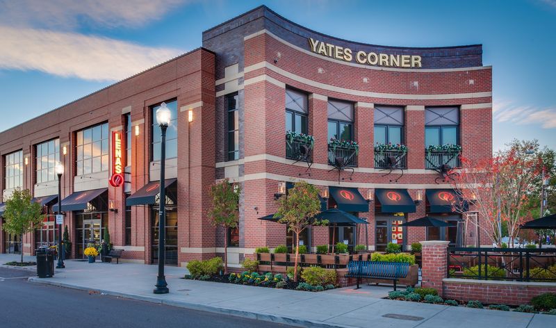 Lena's Wood-Fired Pizza and Tap, Alexandria