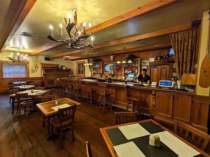 Lineberger's Cattle Company Steakhouse & Saloon, Sherrills Ford