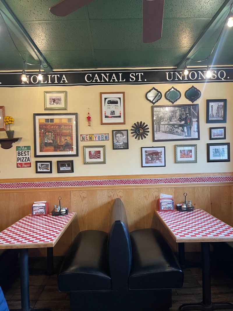 Little Carmine's N.Y. Pizza Kitchen, Severna Park
