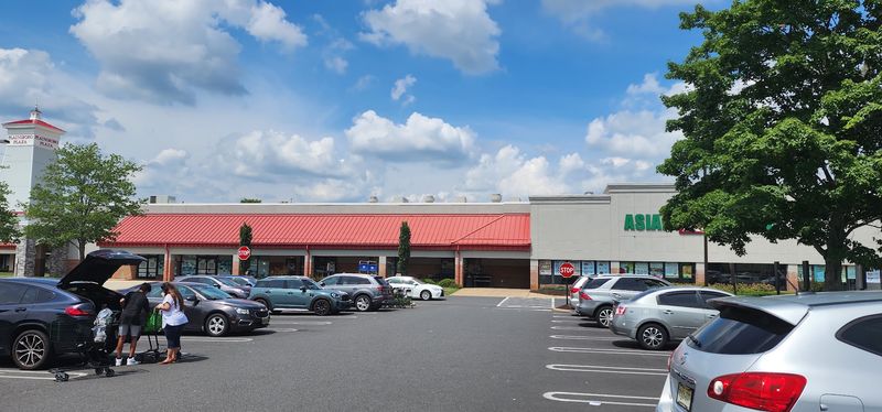 Locals' Favorite Grocery Destination Locals' Favorite Grocery Destination