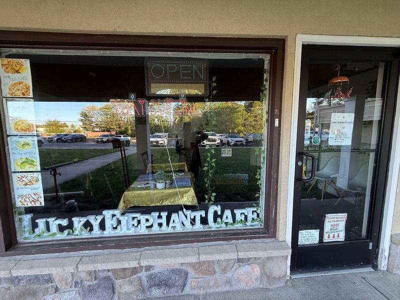 Lucky Elephant Cafe
