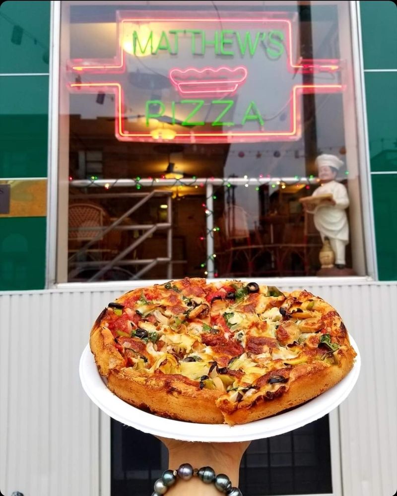 Matthew's Pizzeria
