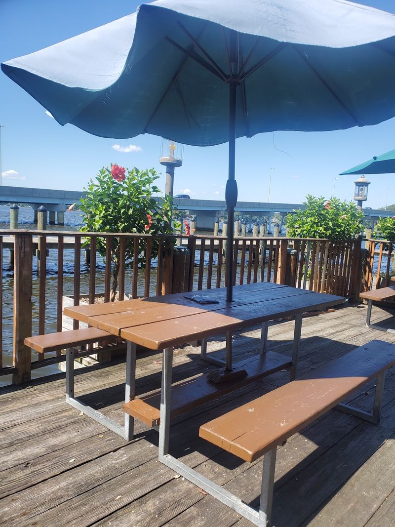 Mike's Restaurant and Crabhouse