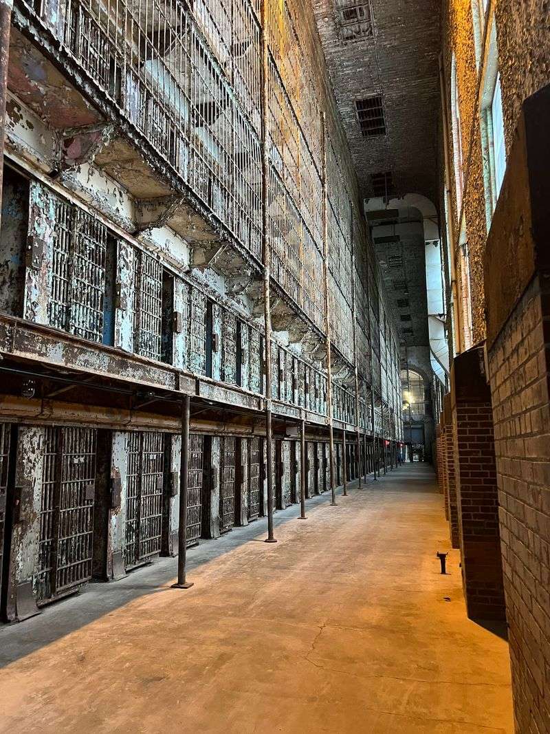 Names That Made Headlines Behind These Walls Names That Made Headlines Behind These Walls