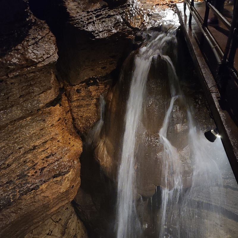 Niagara Cave, Harmony