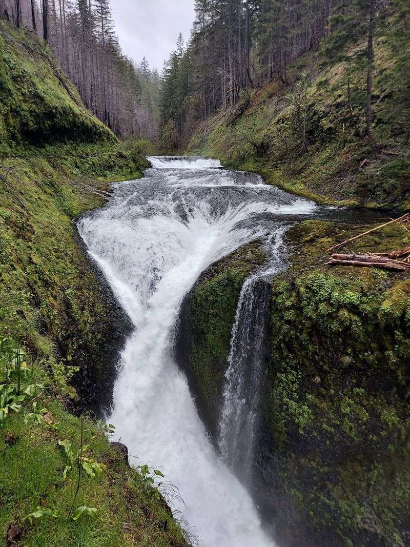 Other Waterfalls Along the Route Worth Knowing Other Waterfalls Along the Route Worth Knowing