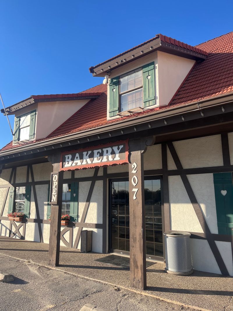 Over Eight Decades of Baking and Family Ownership