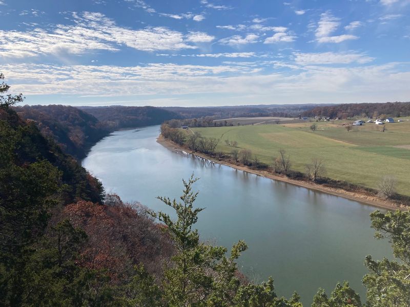 Painted Rock Conservation Area - Scenic Trail (Jefferson City)