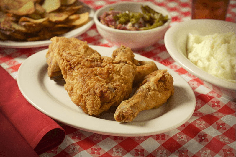 Pan-Fried Chicken That Silences The Table Pan-Fried Chicken That Silences The Table