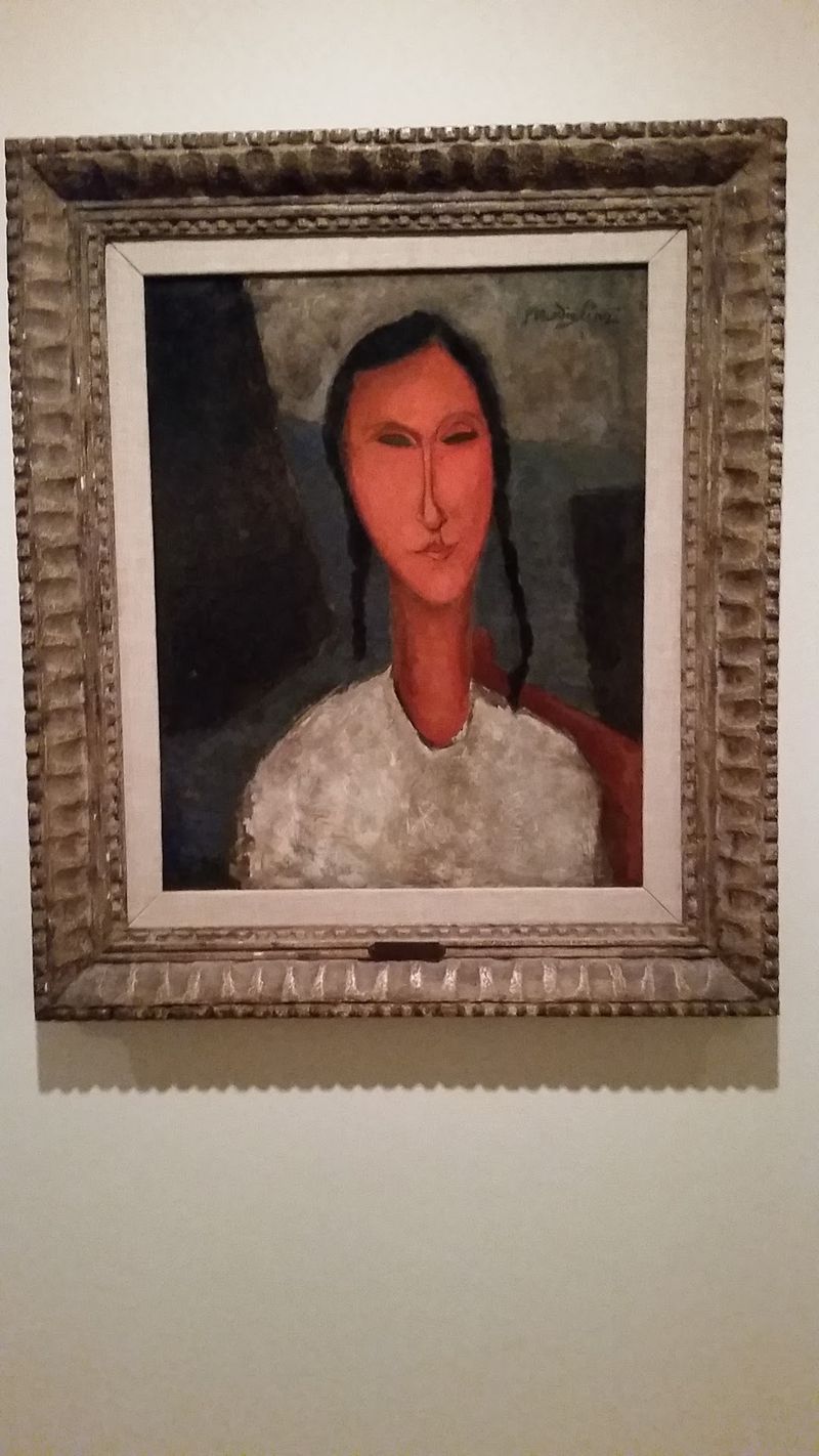 Picasso, Modigliani And Han Dynasty Figures In One Building