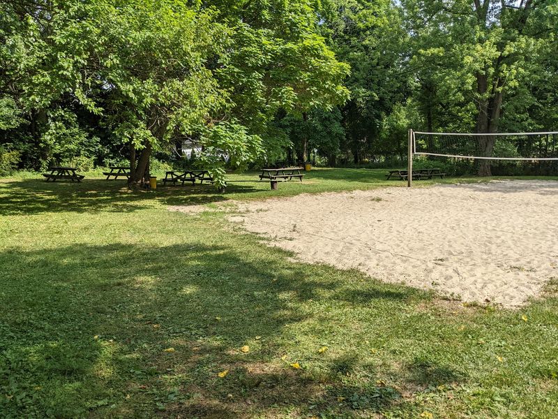 Picnic Facilities, Grills, and Lawn Games for the Full Day Out Picnic Facilities, Grills, and Lawn Games for the Full Day Out