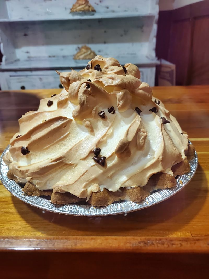 Pies So Big The Plate Gives Up Pies So Big The Plate Gives Up