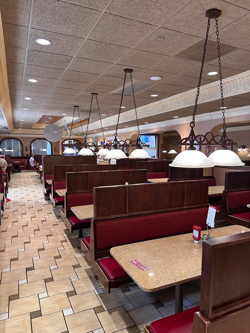 Pizza John's, Essex