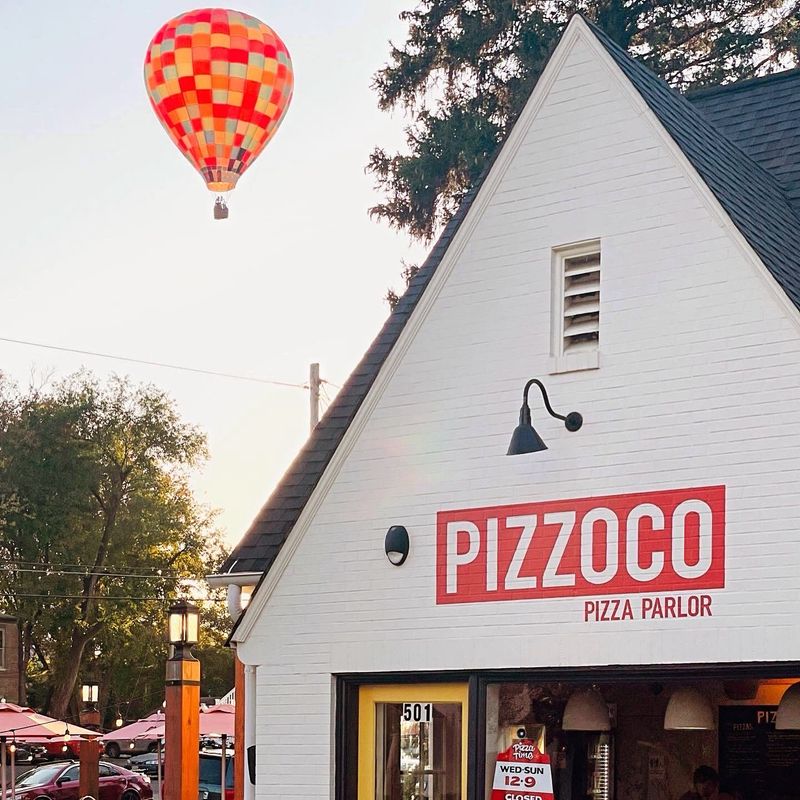 Pizzoco Pizza Parlor, Winchester