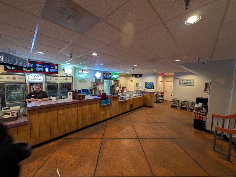 Planning Your Visit to Mesa's Pizza and Pipes Landmark