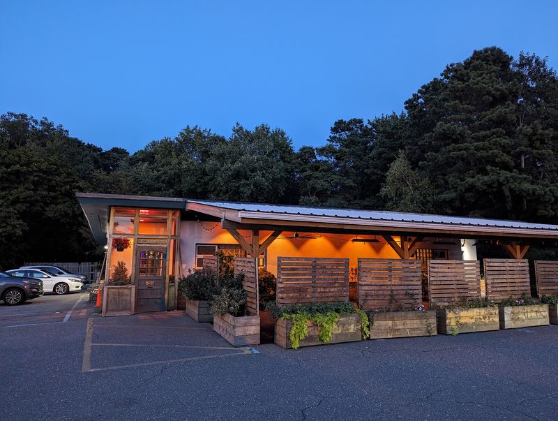Planning Your Visit to Nettie's in Tinton Falls